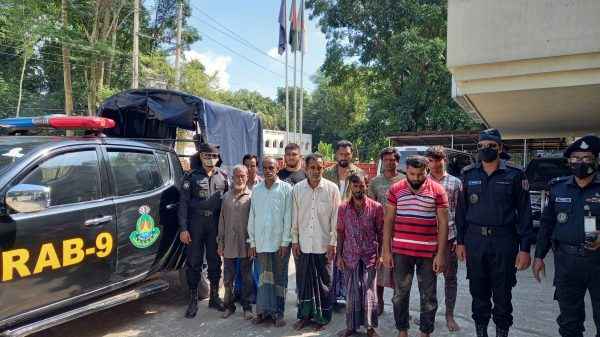 সুরমা নদীতে চাঁদাবাজির অভিযোগে এমদাদুল হক আফিন্দীসহ ১০জনকে আটক করেছে র‌্যাব-৯ - Sunamganj Journal