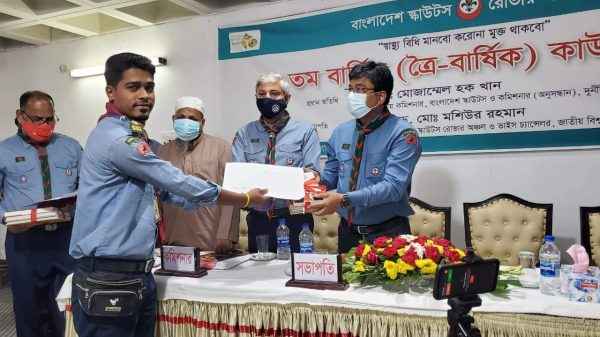 ইনোভেটিভ ও পারফরমেন্স অ্যাওয়ার্ডে সিলেট বিভাগের শ্রেষ্ঠ রোভার দুর্জয় দত্ত পুরকায়স্থ - Sunamganj Journal