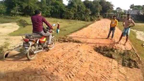 দোয়ারাবাজারে ঝুঁকিপূর্ণ সড়কগুলো সংস্কার - Sunamganj Journal
