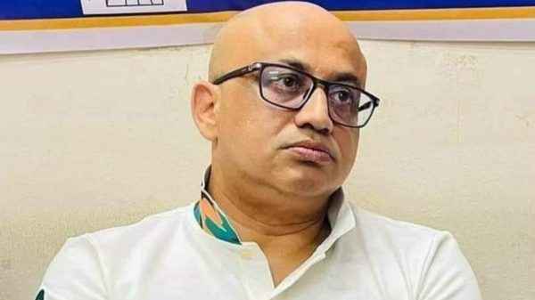 তথ্য প্রতিমন্ত্রী মুরাদকে পদত‌্যাগের নির্দেশ - Sunamganj Journal