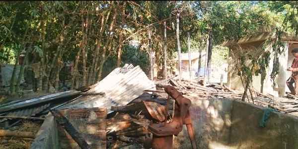 দোয়ারাবাজারে দুর্বৃত্তদের আগুনে ভস্মীভূত ইউপি সদস্যের ঘরবাড়ি - Sunamganj Journal