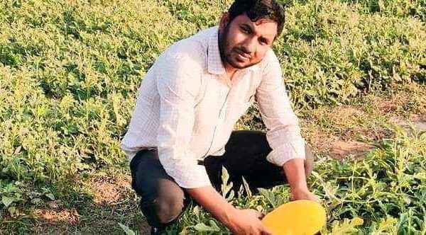 দোয়ারাবাজারে অসময়ে চাষে স্বাবলম্বী শিক্ষিত যুবক হাবিবুর রহমান - Sunamganj Journal