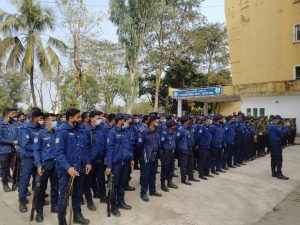 দোয়ারাবাজার থানায় নির্বাচনী ব্রিফিং প্যারেড অনুষ্ঠিত - Sunamganj Journal