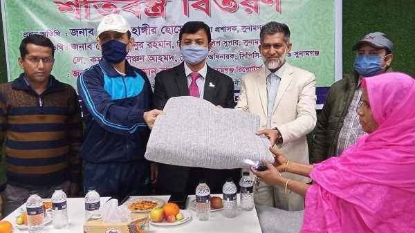 শীতার্তদের পাশে সুনামগঞ্জ রিপোর্টার্স ইউনিটি দাঁড়িয়ে অনন্য দৃষ্টান্ত স্থাপন করেছে-জেলা প্রশাসক - Sunamganj Journal
