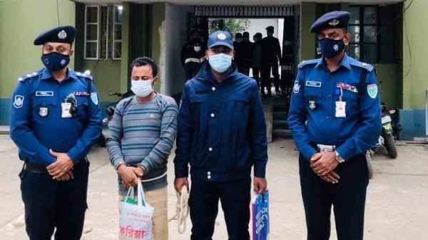 নৌ প‌থে চাদাবাজ ও আন্তঃজেলা ডাকাত সর্দার বাচ্চু মিয়া গ্রেফতার - Sunamganj Journal