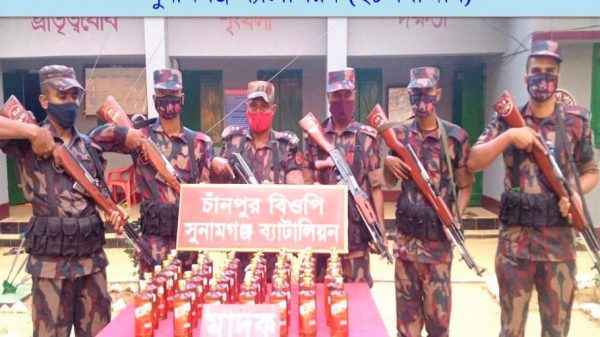তাহিরপুর সীমান্তে‘বিপুল পরিমাণ’মদের চালান জব্দ - Sunamganj Journal