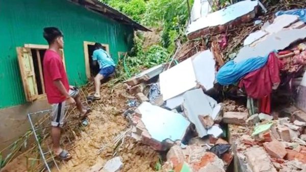 বান্দরবানে পাহাড়ধস, ঘুমন্ত অবস্থায় দুই পরিবারের নিহত ৫ - Sunamganj Journal