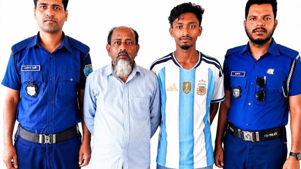 সম্পত্তি আত্মসাদের চেষ্ঠায় প্রবাসীর বৃদ্ধ পিতার উপর হামলা ও ছিনতাই, গ্রেপ্তার ২ - Sunamganj Journal